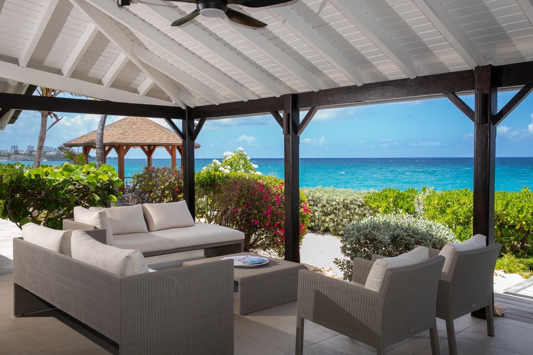 Blue Beach Villa villa photo.